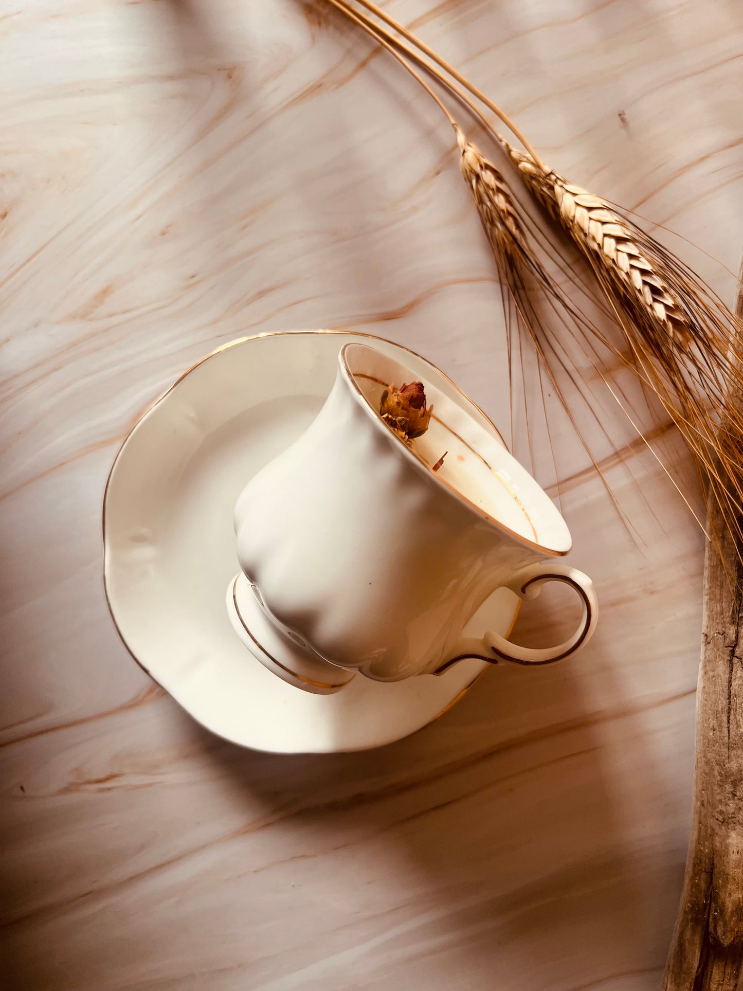 Candela in tazza vintage inglese bianca