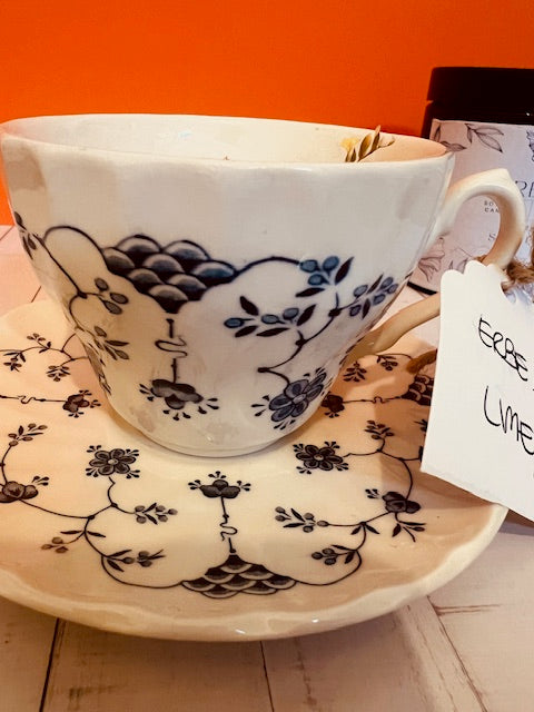 Tazza inglese vintage con decori blu