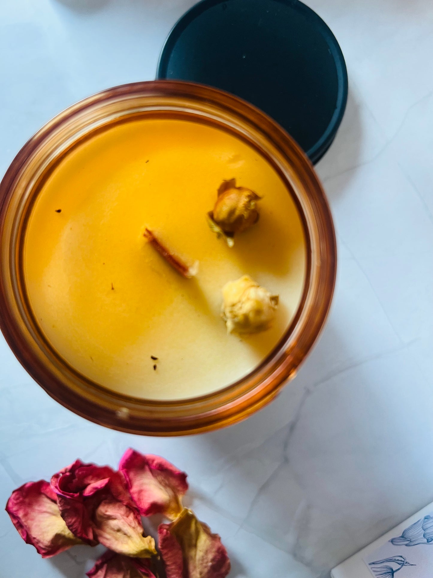 Candela in vaso ambrato 200 gr